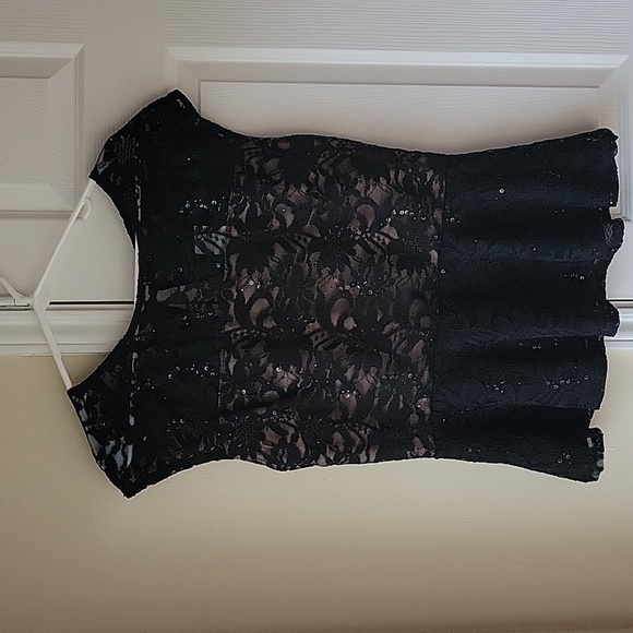 Onyx Nite Sleeveless Lace Floral Peplum Top Size L NWT - Picture 1 of 6